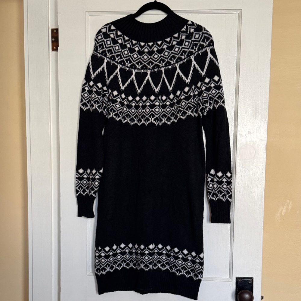 Black and White Patterned Sweater Dress